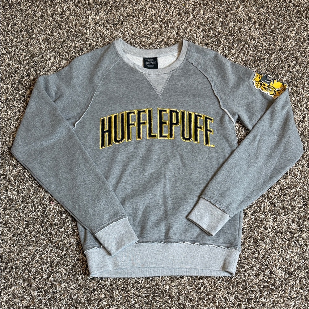 Hufflepuff Gray Crewneck Sweatshirt - Casual Fandom Pullover